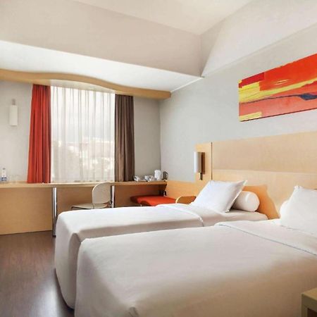 Horison Arcadia Wahid Hasyim Hotel Jakarta Ngoại thất bức ảnh
