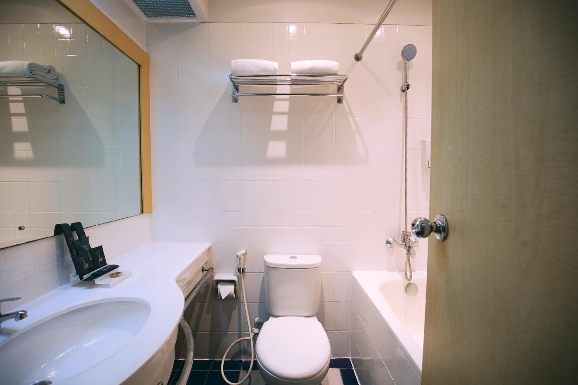 Horison Arcadia Wahid Hasyim Hotel Jakarta Ngoại thất bức ảnh